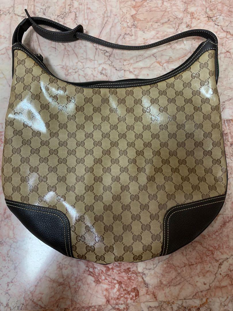 Authentic Gucci Bag (Category: Shoulder Bags) located in Singapore. Submitted by nicscl0set (Listing ID 1117543603, Image 2). Description: .