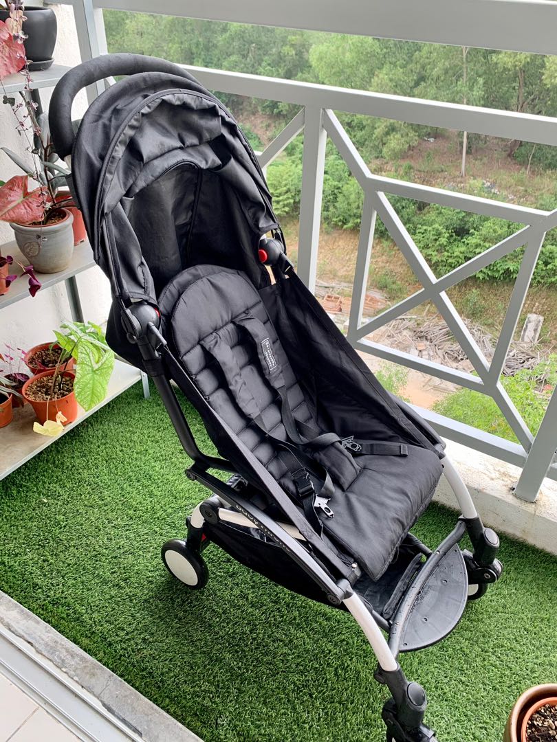 Baby throne stroller