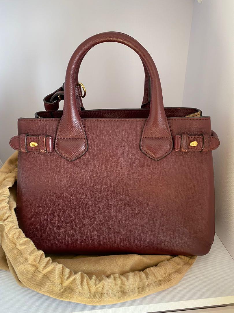 Burberry signature banner leather tote bag Women s Fashion Bags Wallets Cross body Bags on Carousell