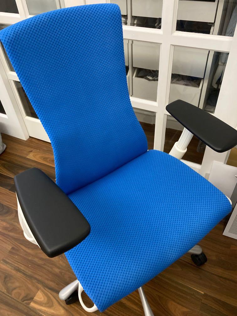 Herman Miller Embody Chair Berry Blue Balance