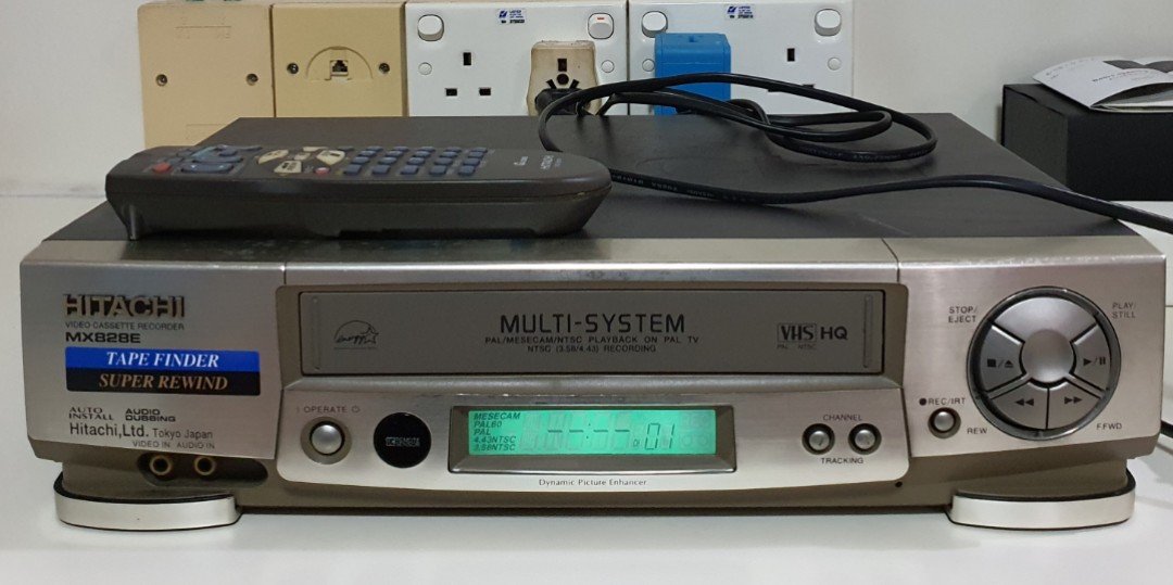 Hitachi VT‑MX828E – Magnétoscope VHS PAL/NTSC – Télécommande –Fonctionnel
