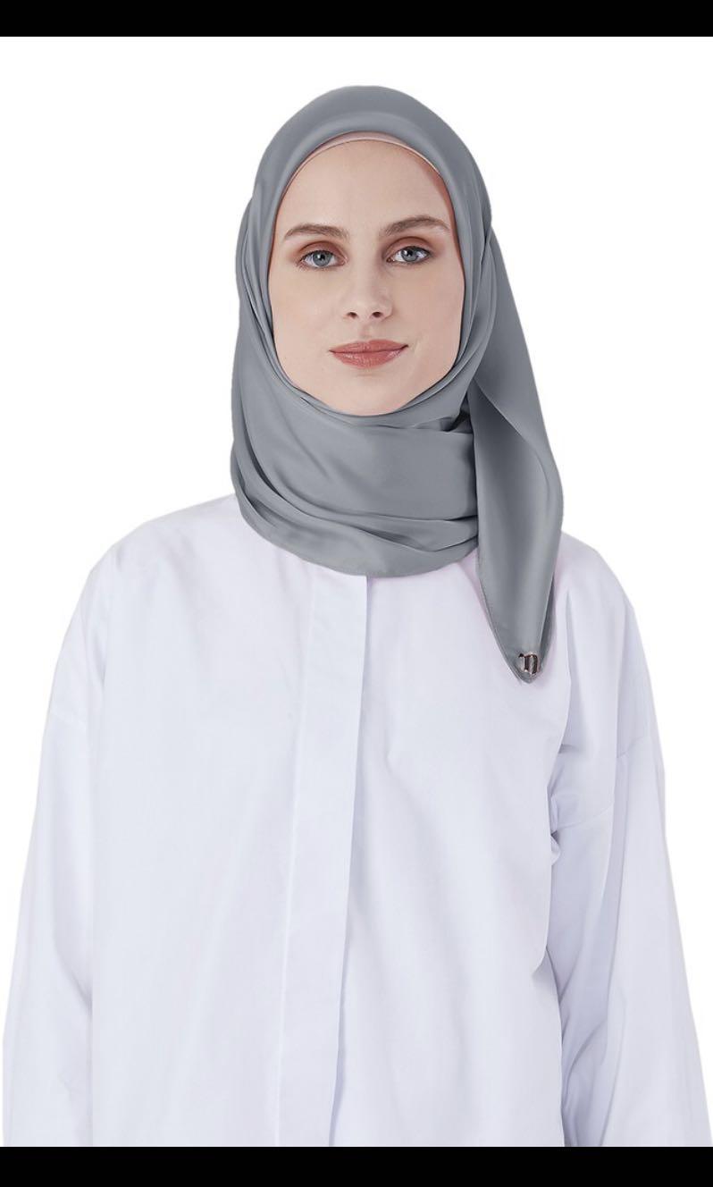 naelofar square hijab