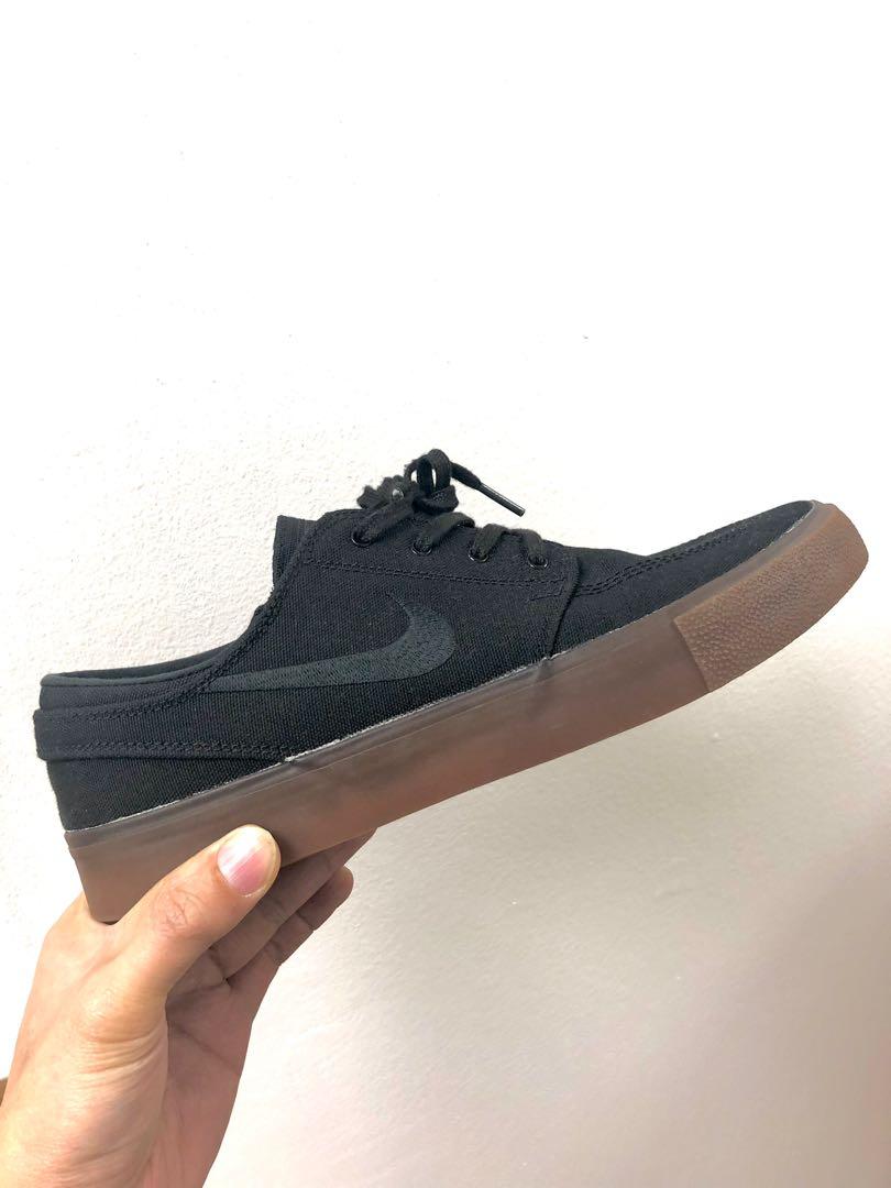janoski black gum