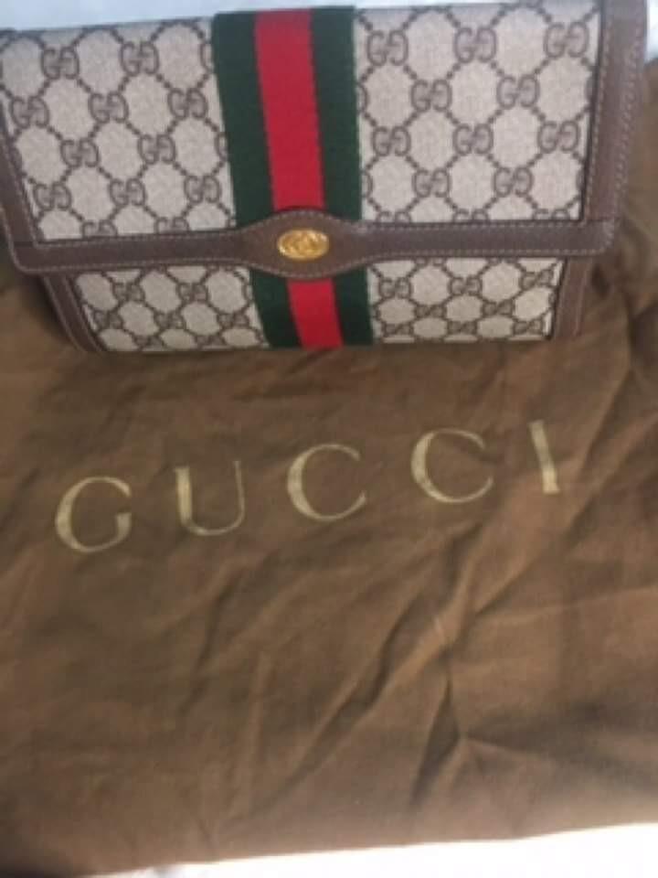 Authentic ❤💯vintage Gucci clutch sherryline (Category: Luxury Bags & Wallets) located in Makati City. Submitted by sassygchanel (Listing ID 1117563230, Image 1). Description: vintage clutch no holes no issues negotiable to serious buyers only not using it rank A no inclusions No sticky No smell.