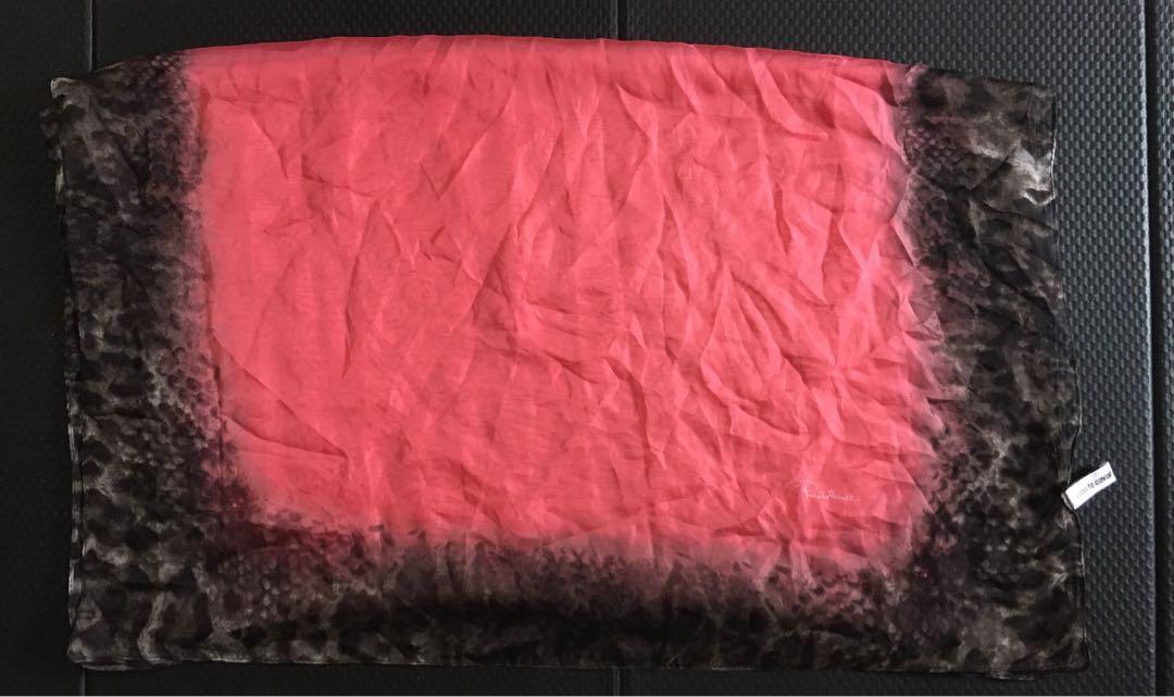 Roberto Cavalli Silk Scarf 🧣 (Category: Luxury Accessories) located in Minglanilla. Submitted by etnaner (Listing ID 1117455731, Image 2). Description: Roberto Cavalli Silk scarf 🧣 .