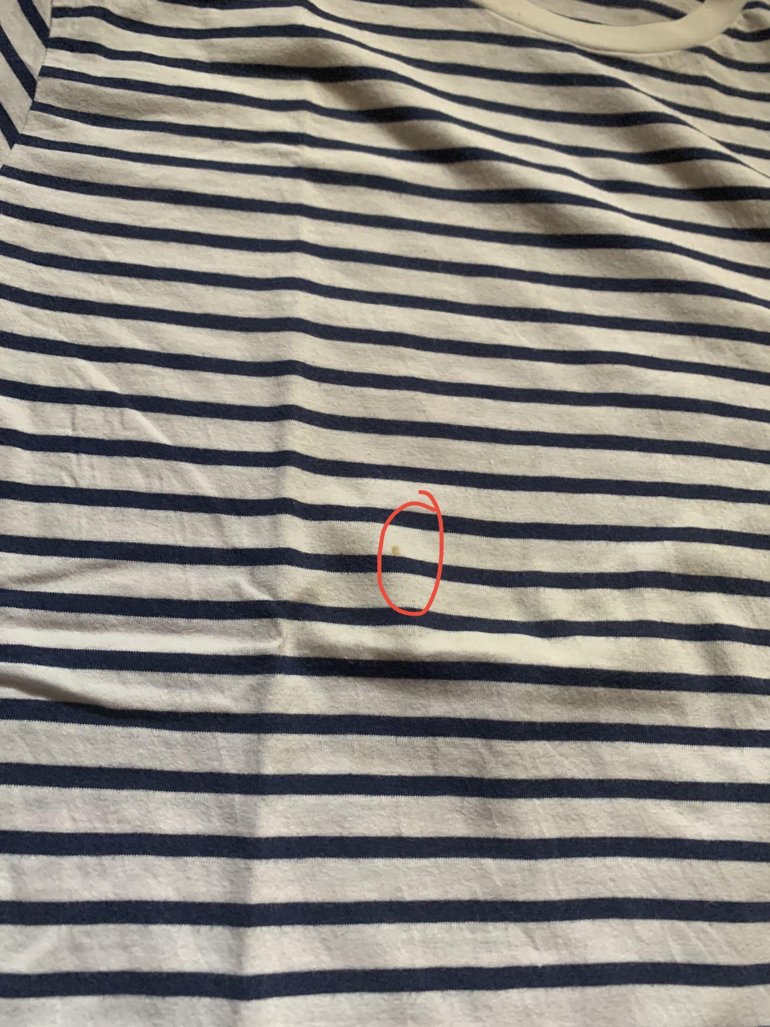 Uniqlo Striped Tee (Navy) (Category: Tshirts & Polo Shirts ) located in Quezon City. Submitted by _pbmt (Listing ID 1117488036, Image 3). Description: Has 2 small stains on the front as seen in the pics. - 20x27 - sleeves: 7.5 - shoulders: 17 MOPs: BPI/Gcash ✌🏽😬.