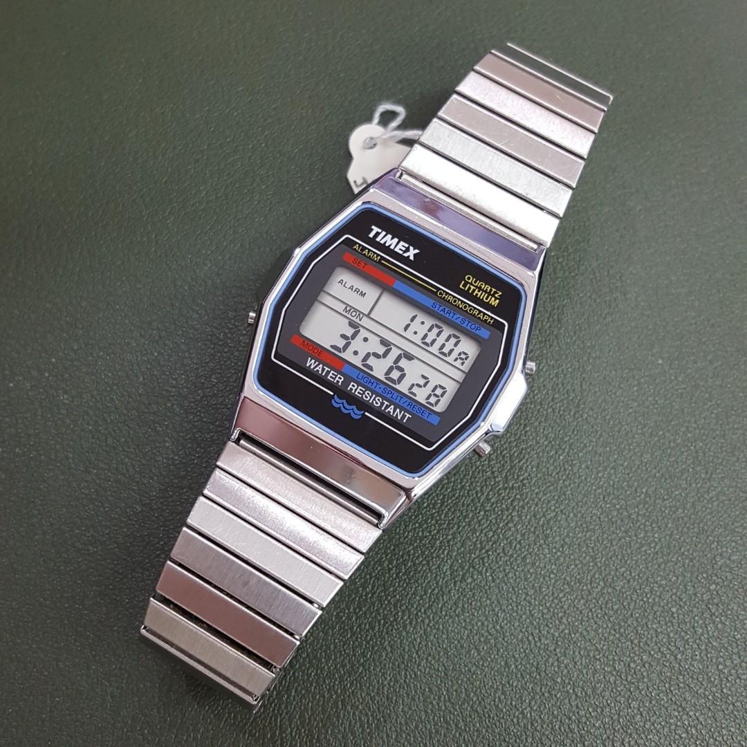 Timex quartz hotsell lithium digital watch