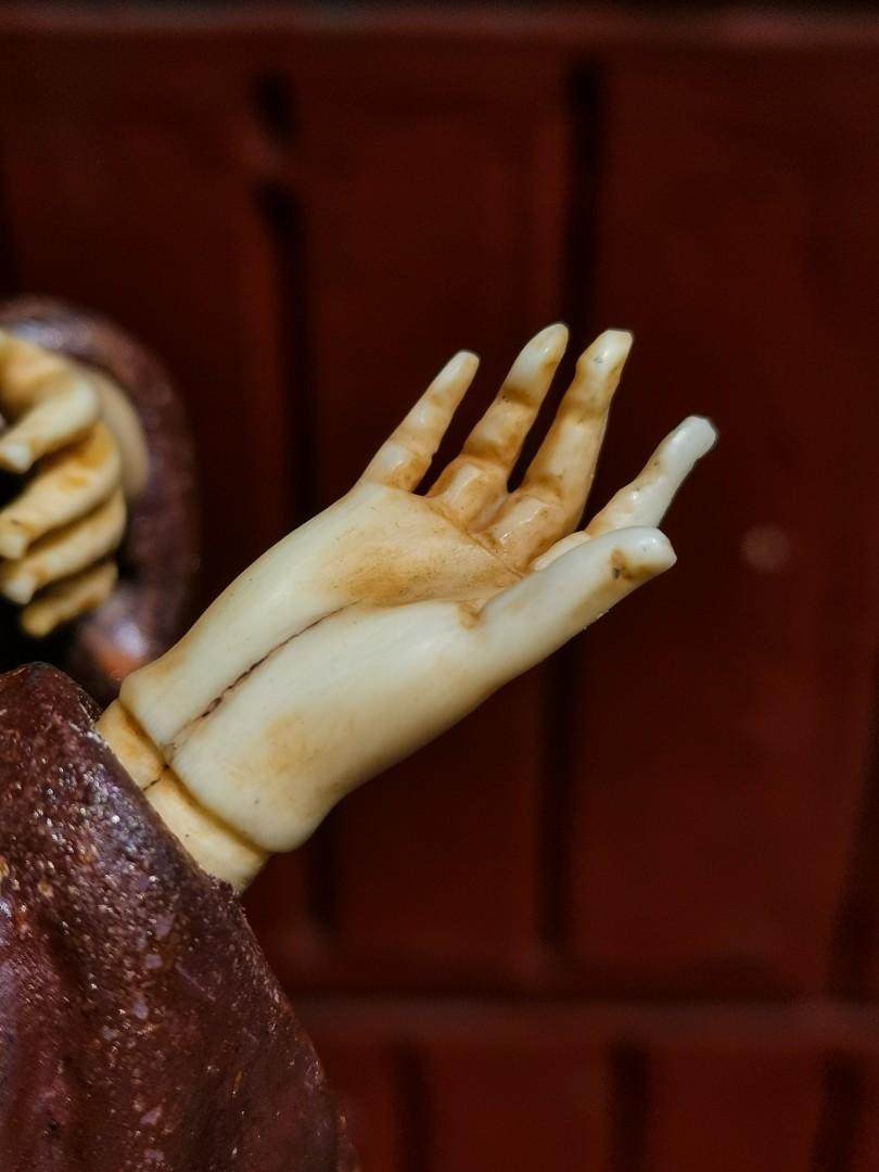 Vintage Padre Pio Solid IVory Head and Hands (Category: Religious Items) located in Manila. Submitted by sinaunang_gamit (Listing ID 1117450019, Image 3). Description: Vintage Padre Pio Solid IV Head and Hands. Height: 13 inches Solid IV Head and hands 35k.