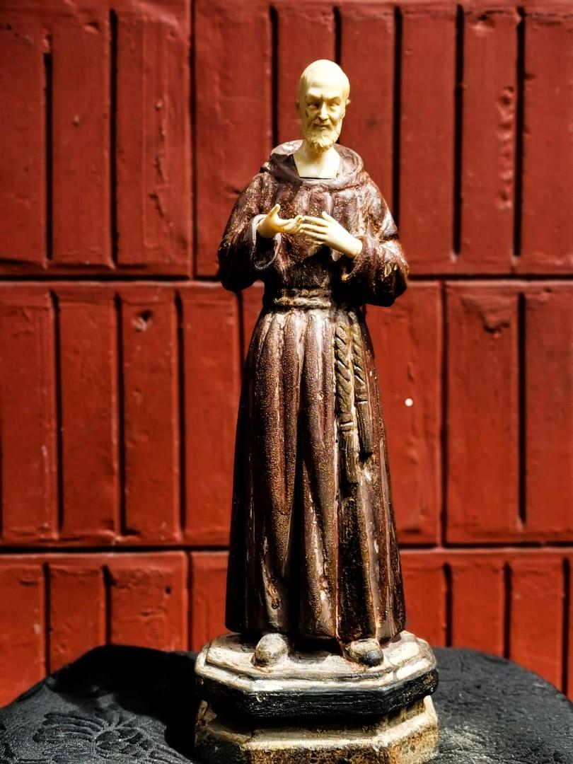 Vintage Padre Pio Solid IVory Head and Hands (Category: Religious Items) located in Manila. Submitted by sinaunang_gamit (Listing ID 1117450019, Image 1). Description: Vintage Padre Pio Solid IV Head and Hands. Height: 13 inches Solid IV Head and hands 35k.