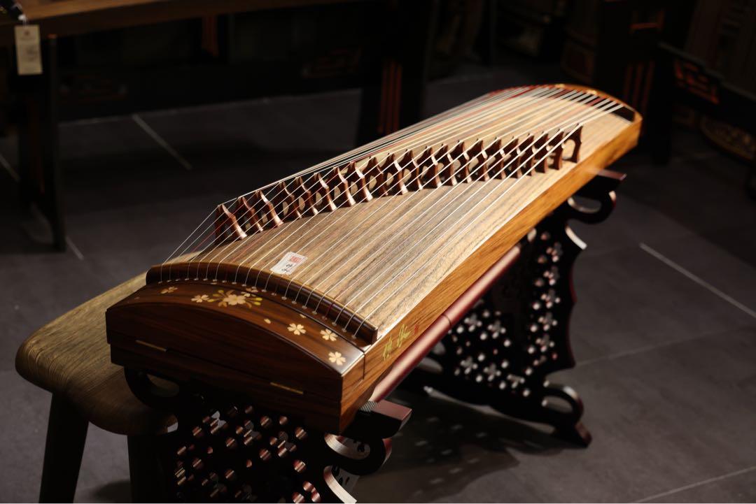 chuancheng The small Guzheng famous. Japan made, Hobbies & Toys, Music