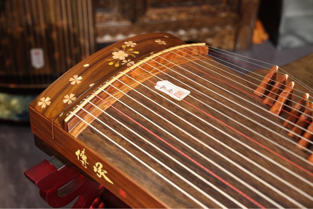 chuancheng The small Guzheng famous. Japan made, Hobbies & Toys, Music