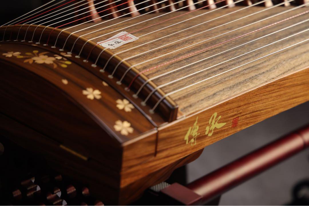 chuancheng The small Guzheng famous. Japan made, Hobbies & Toys, Music