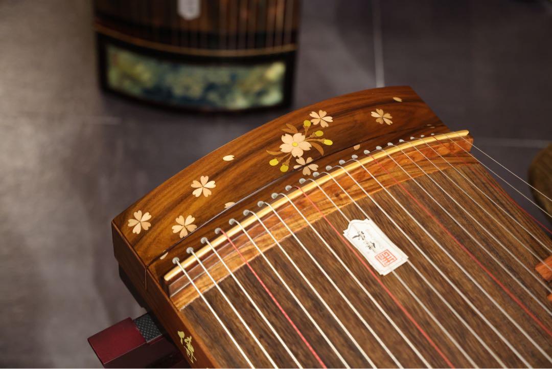 chuancheng The small Guzheng famous. Japan made, Hobbies & Toys, Music