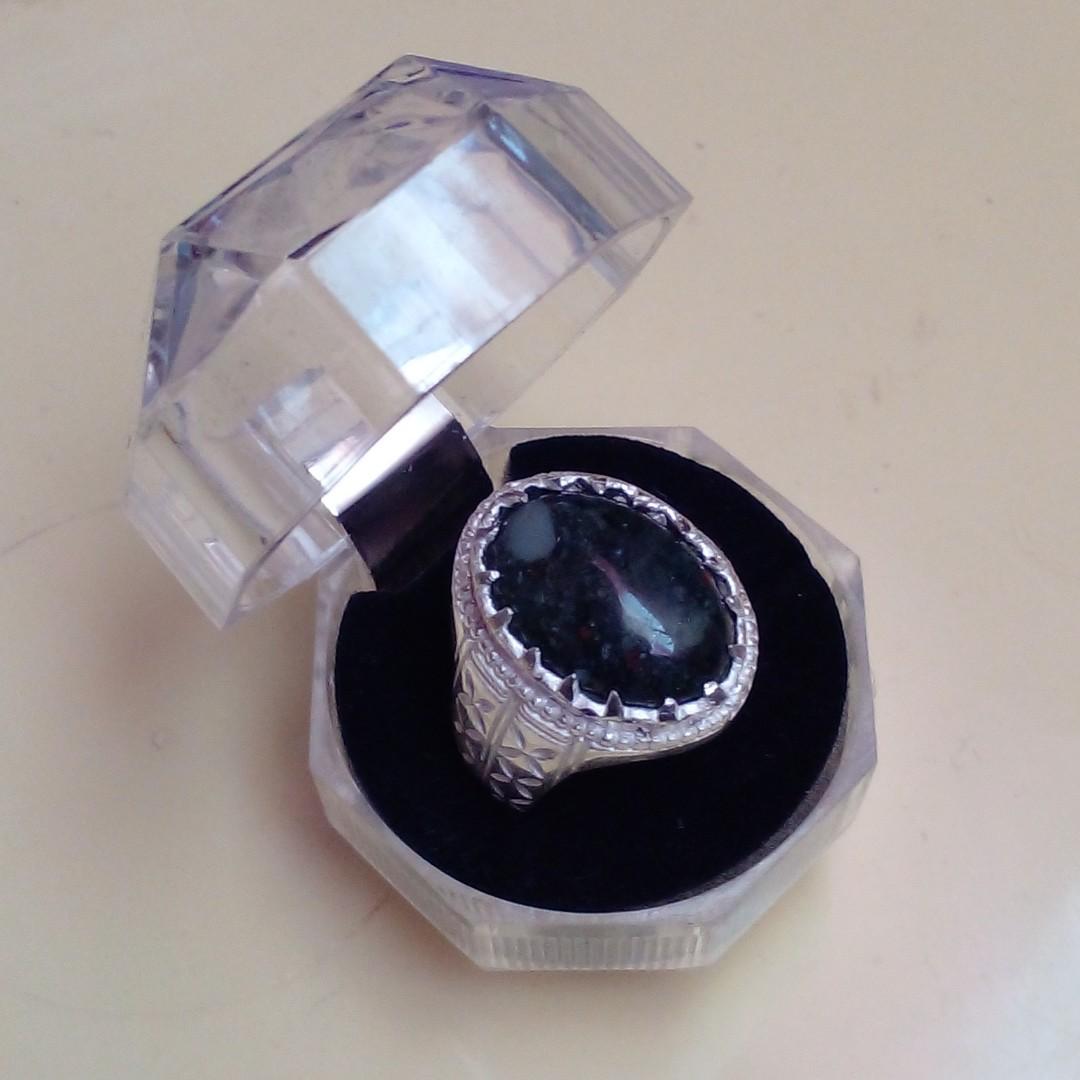 Batu permata bloodstone store