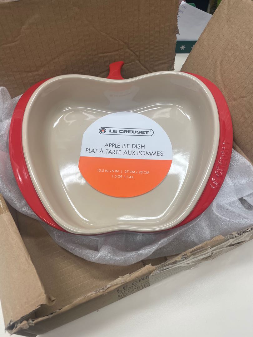 全新Le Creuset Apple Pie Dish 1.4L 280, 傢俬＆家居, 廚具和餐具, 餐具和餐具 Carousell