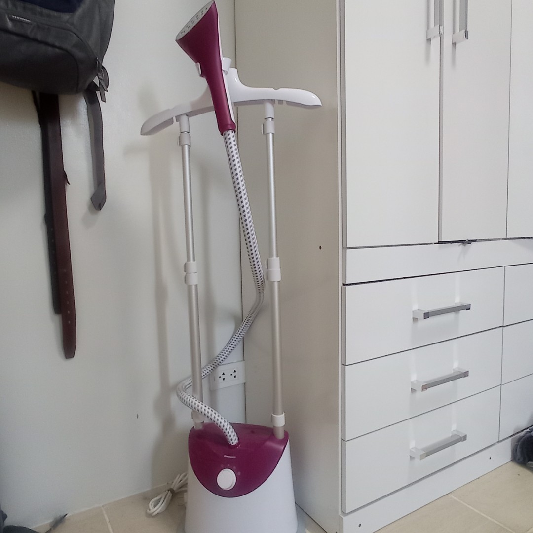 Philips Easy Touch Stand Steamer GC486/39, TV & Home Appliances, Irons