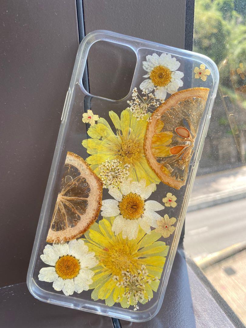 Typo iPhone 11 Case 電話殼(Cotton On), 手提電話, 電話及其他裝置