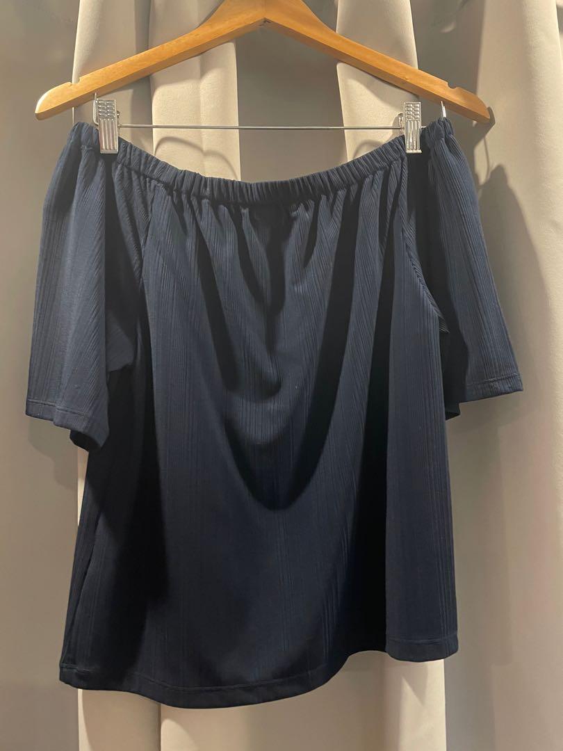 UNIQLO Dark Blue Off-Shoulder (Category: Blouses) located in Quezon City. Submitted by nochulsoo (Listing ID 1117783038, Image 1). Description: RFS: decluttering MOP: Gcash.