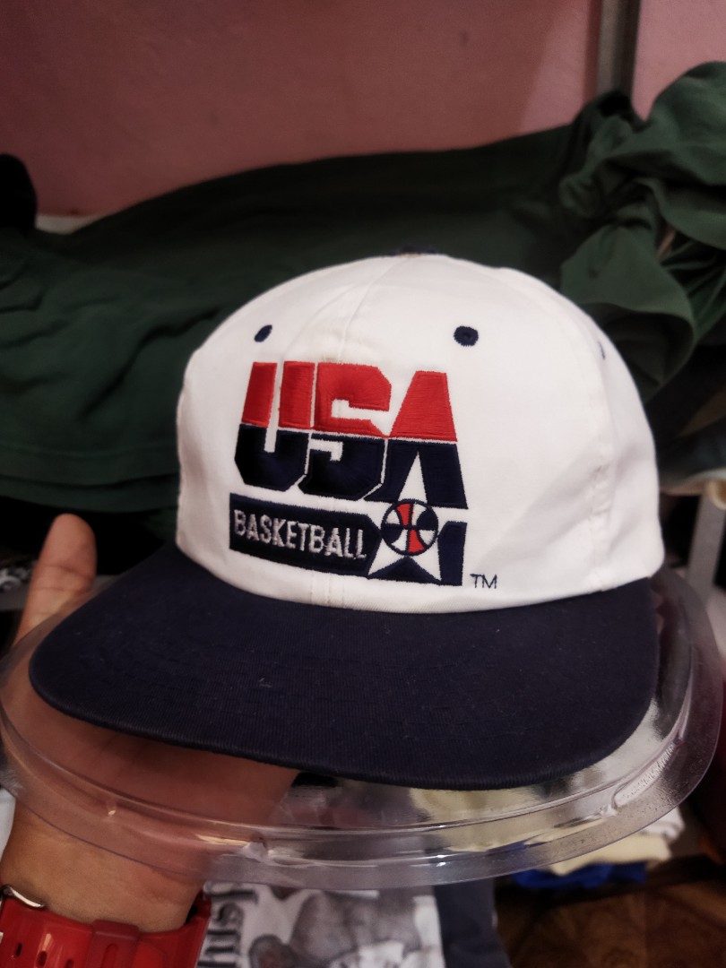 VINTAGE USA BASKETBALL OLYMPIC TEAM SNAPBACK BY YUPOONG Men s