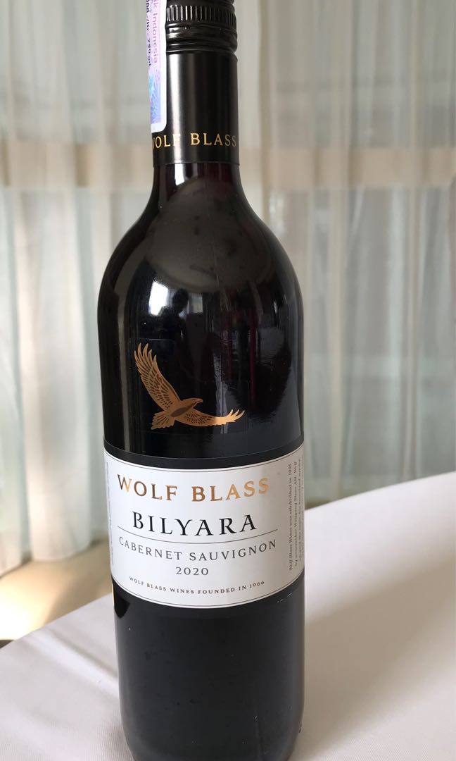 Wolf Bass Red Wine Bilyara Cabernet Sauvignon, Makanan ...