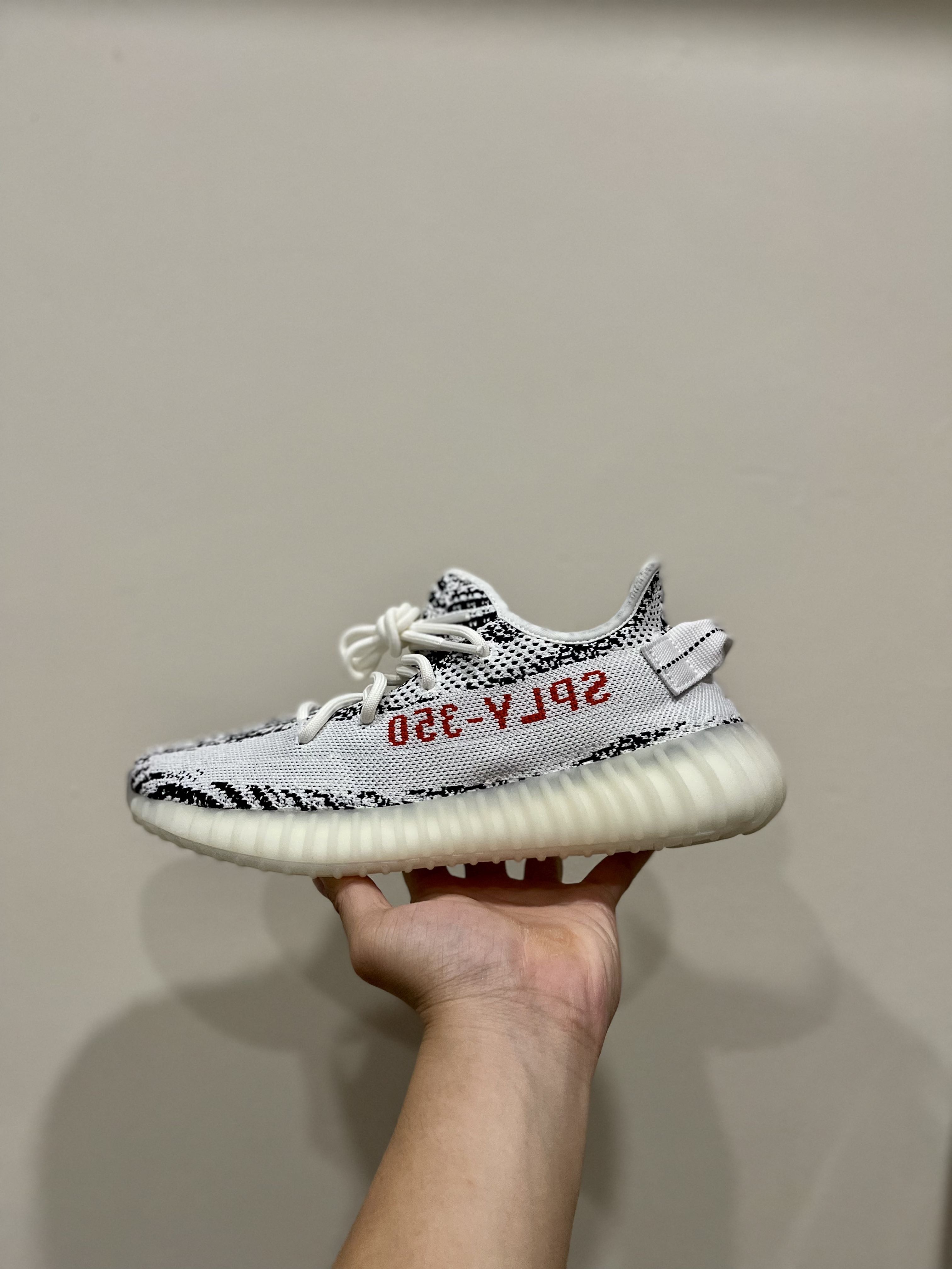 Yeezy Boost 350 V2 Zebra, Men's Fashion 