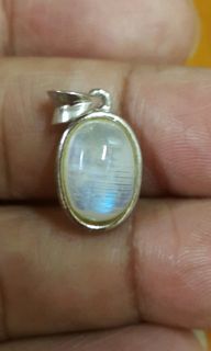 新淨 月亮石 925 silver 吊咀 (細看相片,合用才買)(see settlement location frist)64242127666049110
