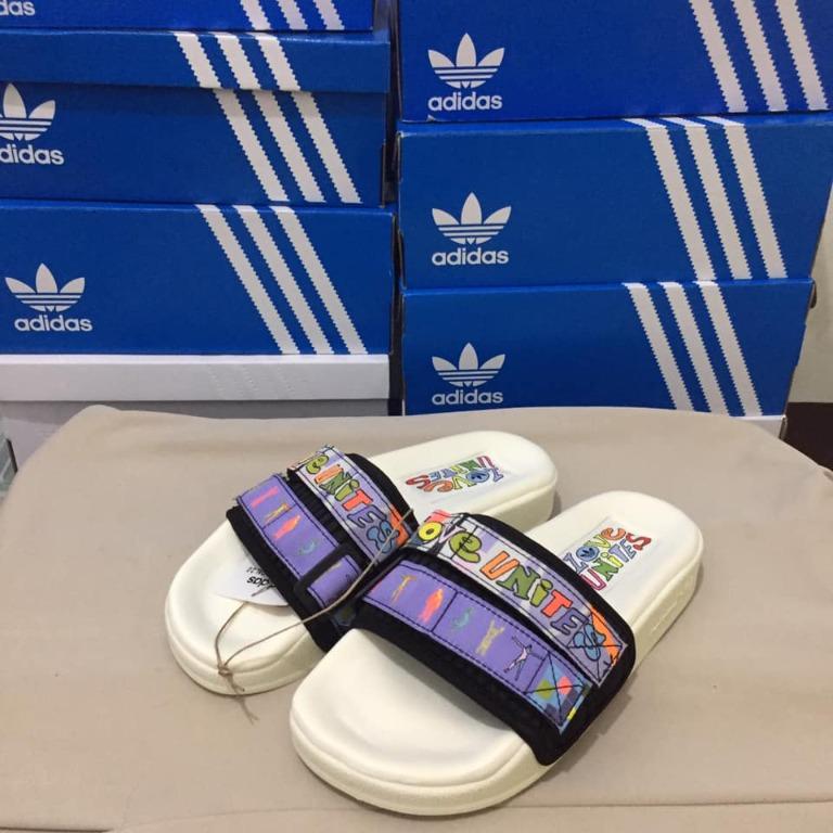 Adilette love unites outlet