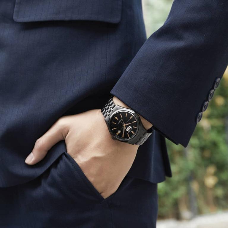 Full black wrist on sale watch