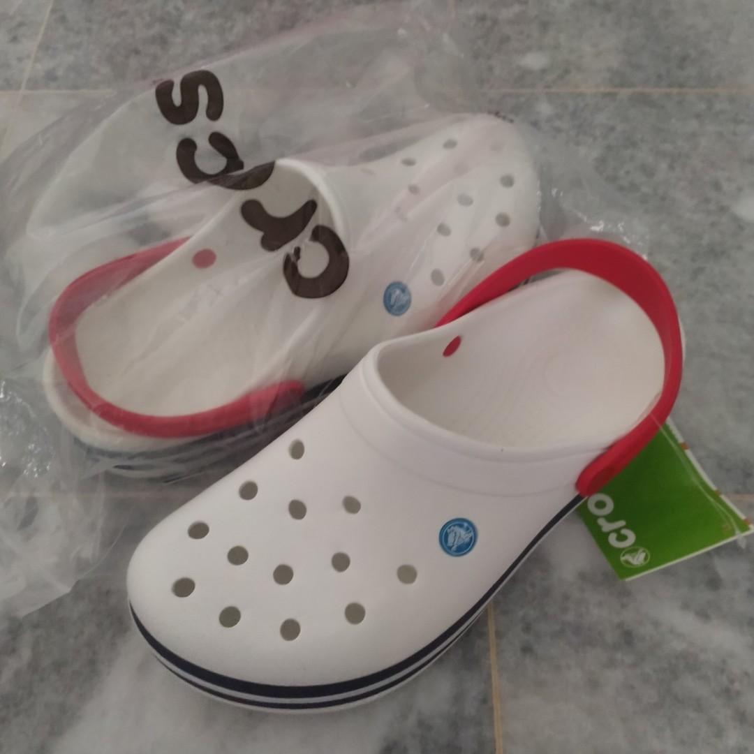 Crocs 2547 top