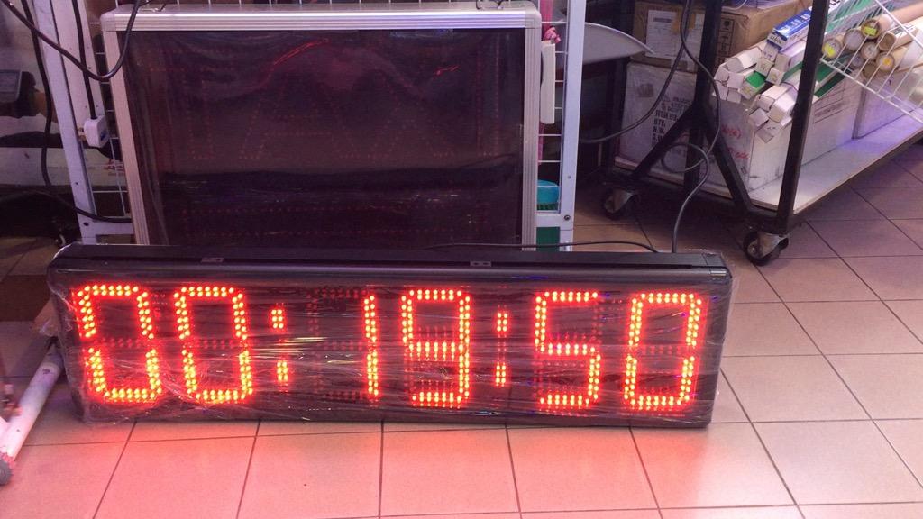 LED Digital Countdown Wall Clock Fitness Timer (8 Digit Outdoor Water ...