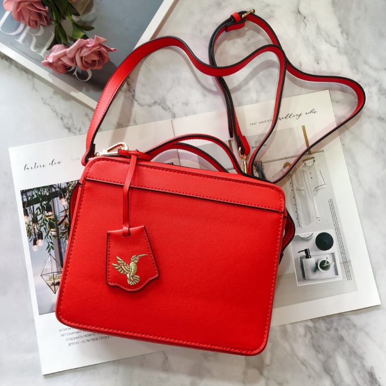 Estee lauder bag red 2025