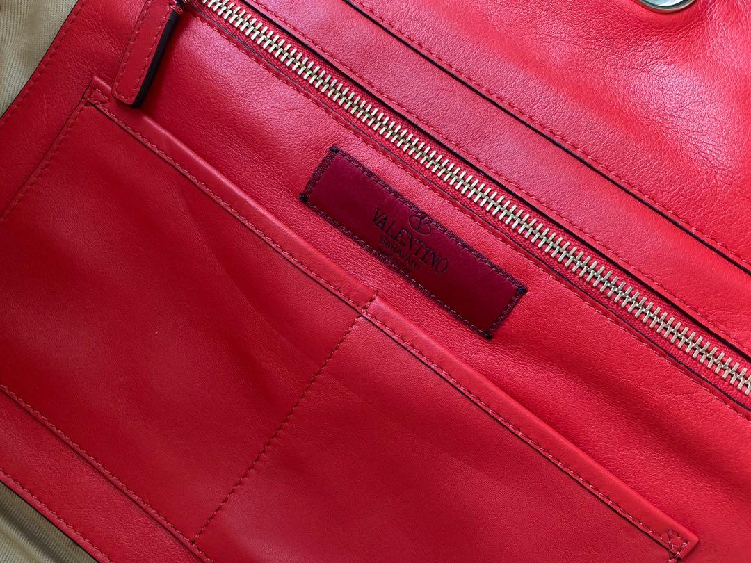 RUSH SUPER SALE!! Valentino Garavani Red Orange Rockstud Medium Trapeze  Two-Way Shoulder Bag, Luxury, Bags & Wallets on Carousell