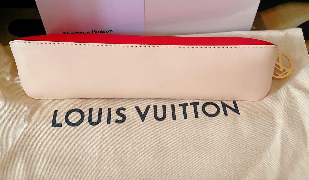Louis Vuitton LV Elizabeth Pencil pouch White Leather ref.290947 - Joli  Closet