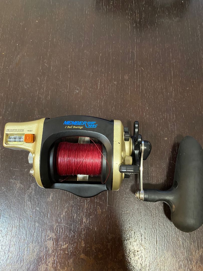 Old school baitcaster reel to let go, Sports Equipment, Fishing on Carousell