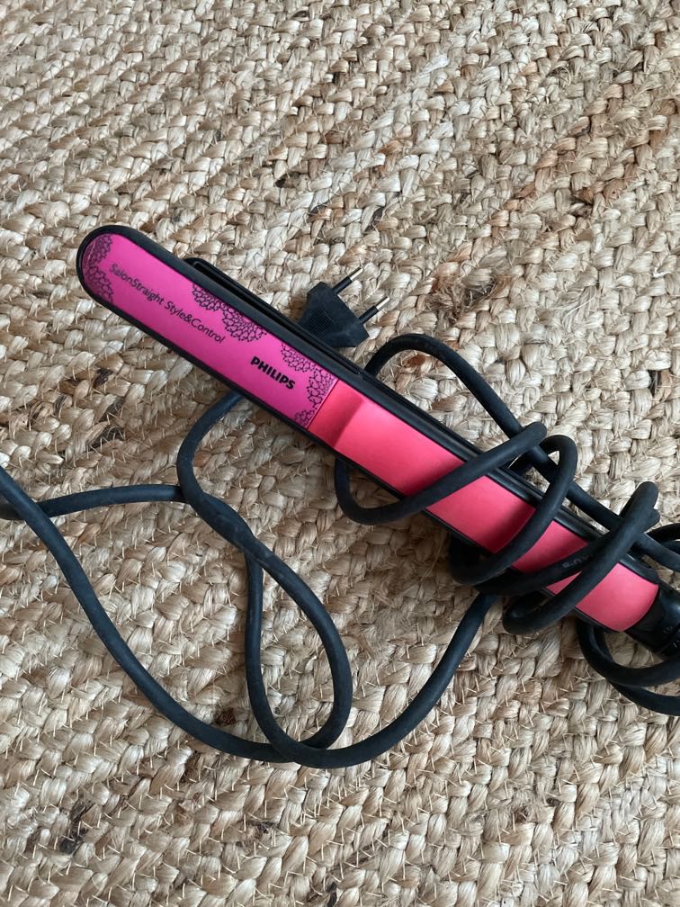 Philips salon straight hot sale style and control