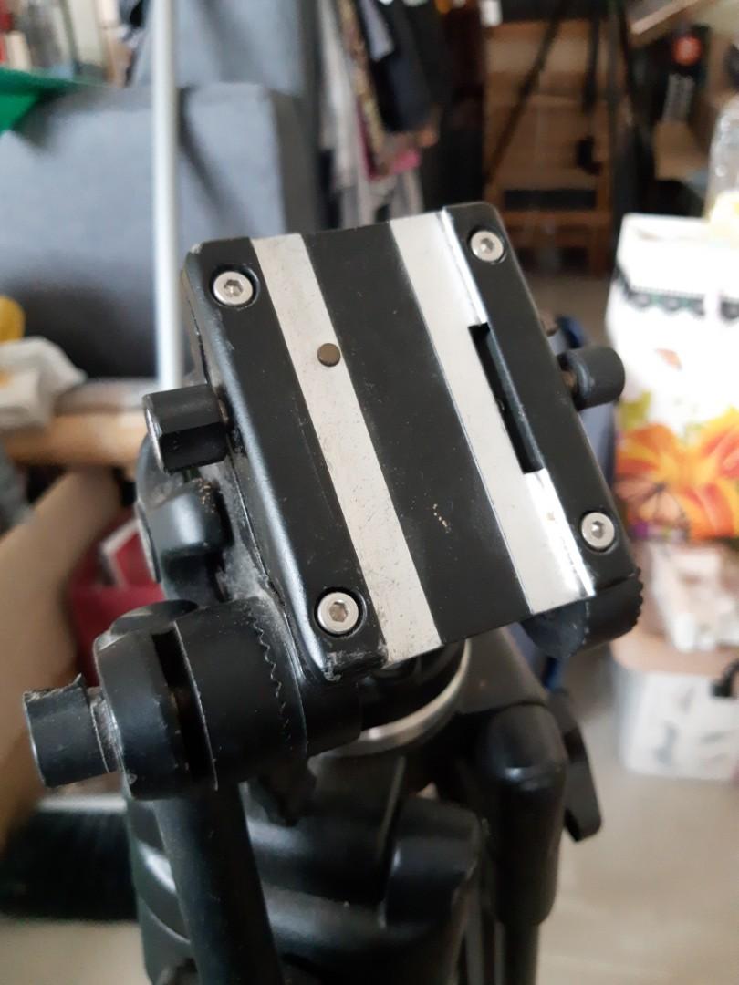 Scope Stand (Category: Tripods & Monopods) located in Klang. Submitted by jason7188 (Listing ID 1117860475, Image 3). Description: Very study stand. Used it for my bird watching trips. Best companion for birders and photographers. Price can nego slim..