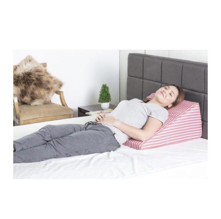 Uratex Wedge Pillow for acid reflux avoid bed sores relaxation Furniture Home Living Furniture Bed Frames Mattresses on Carousell