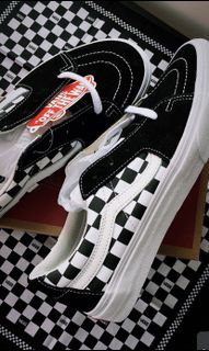 (Category: ) located in . Submitted by sickoo.footware (Listing ID 1117934332, Image 1). Description: .