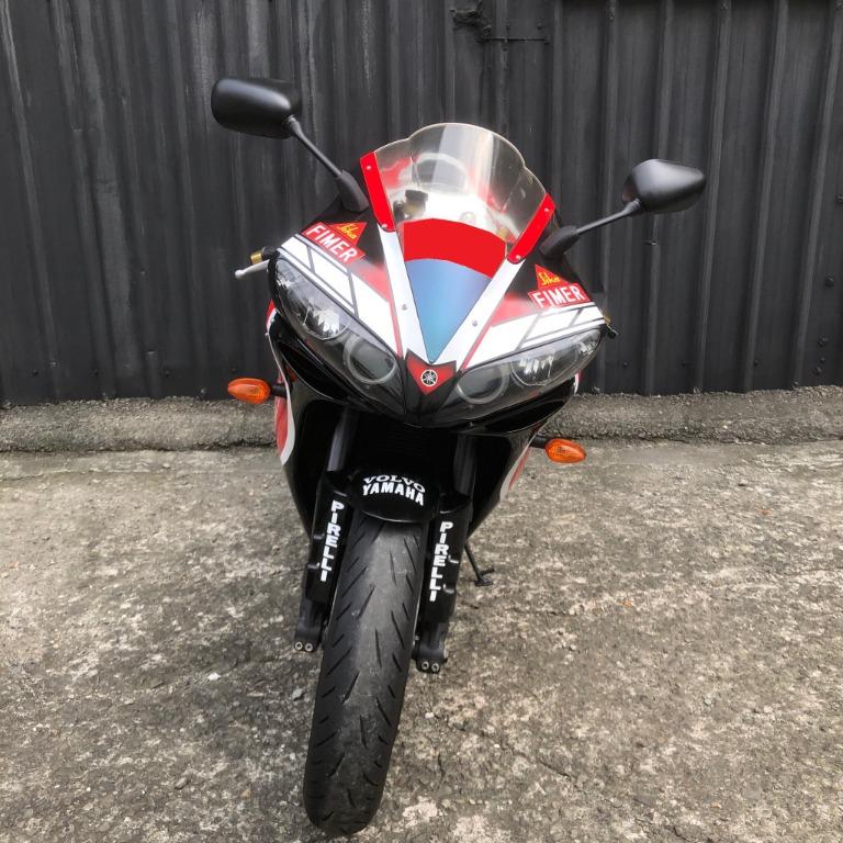 售 04 Yamaha 山葉yzf R1 可全額貸可車換車r1 機車 二手機車在旋轉拍賣