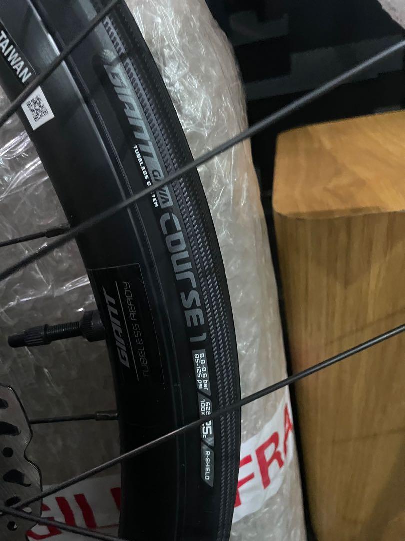700c wheelset disc (Category: Bicycles) located in Manila. Submitted by unbranded.com (Listing ID 1118104801, Image 3). Description: Giant 700c wheelset thru axle disc, brand new, tubeless setup with Giant Course 1 25c tires, 160mm 140mm disc rotors hubs 11speed compatible take out from a bnew Giant TCR Advanced 1 road bike brand new!.