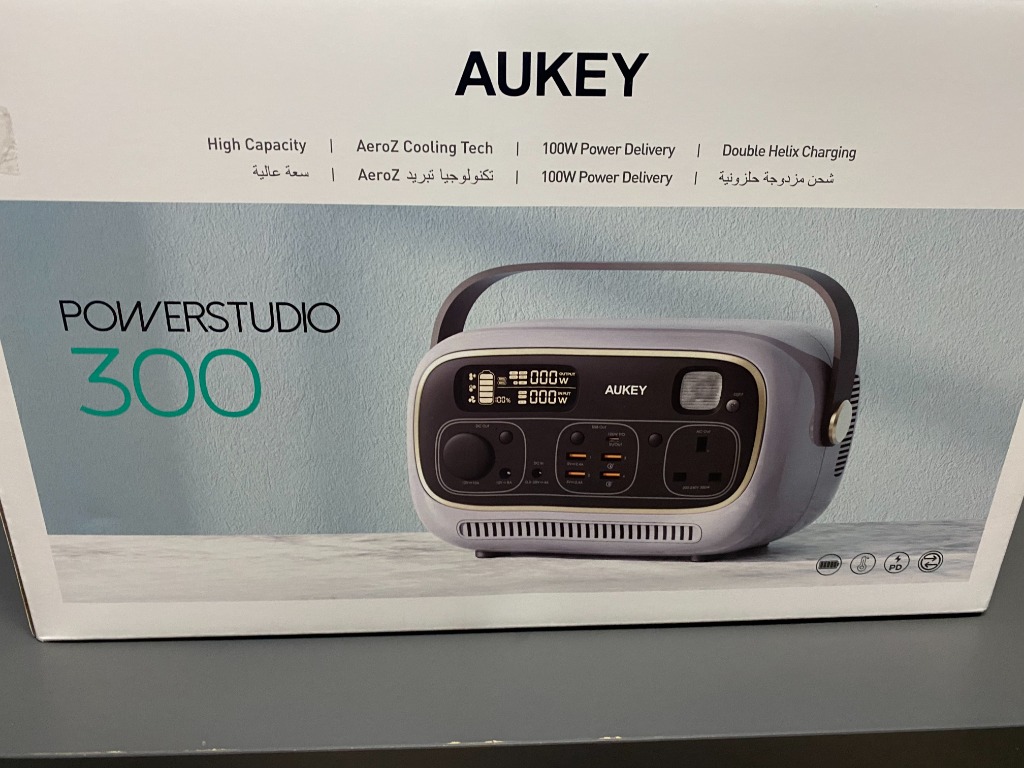 Aukey Power Studio 300 復古萬用電源82500mAh, 家庭電器, 其他家庭