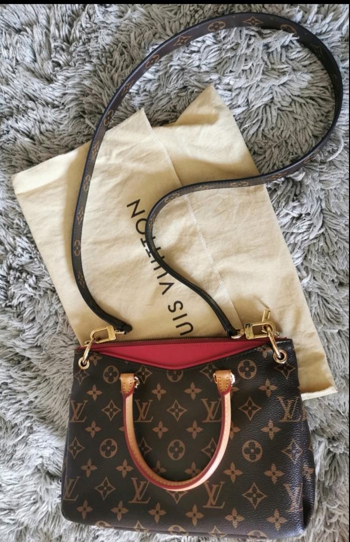 Authentic Louis Vuitton dust cover (dust bag; dustbag) #idotrades, Luxury,  Bags & Wallets on Carousell