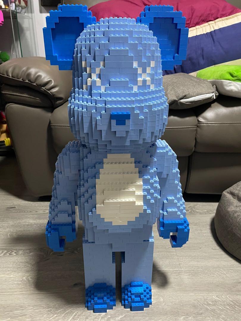 Lego Gấu Bearbrick 33cm Xanh – Hồng có Trái tim ở Bụng