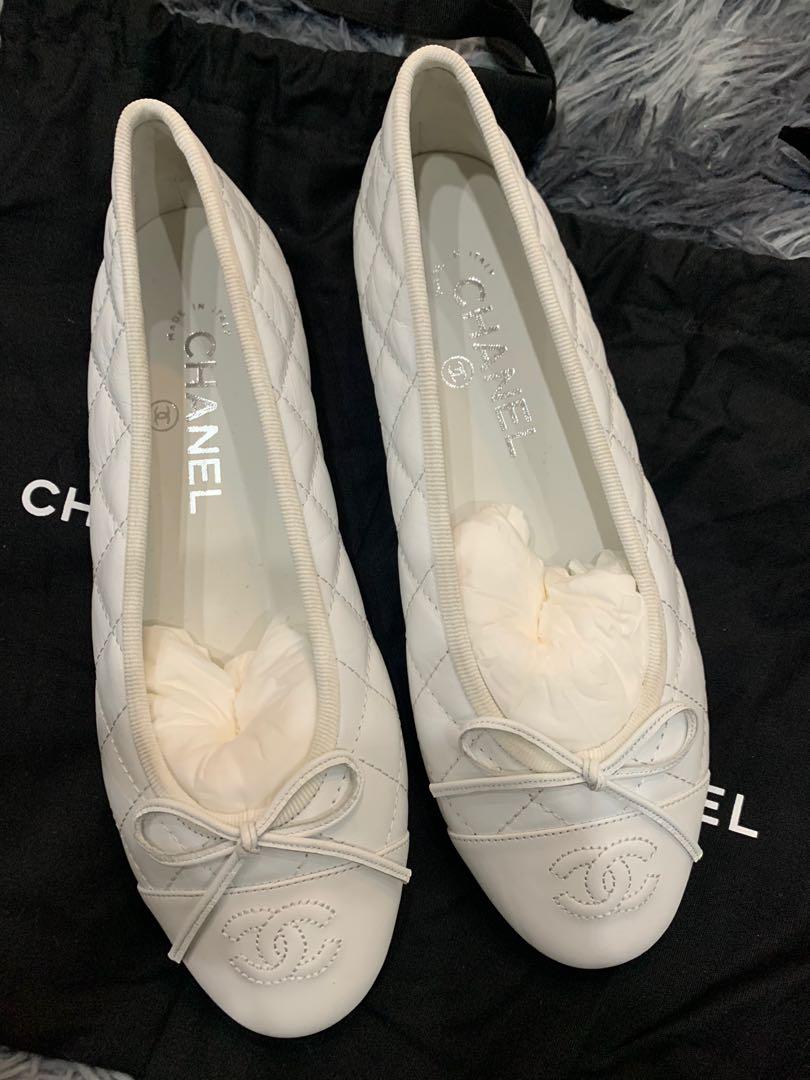 Chanel flats (Category: Sneakers & Footwear) located in Quezon City. Submitted by authenticpreloveeedph (Listing ID 1118123805, Image 3). Description: .