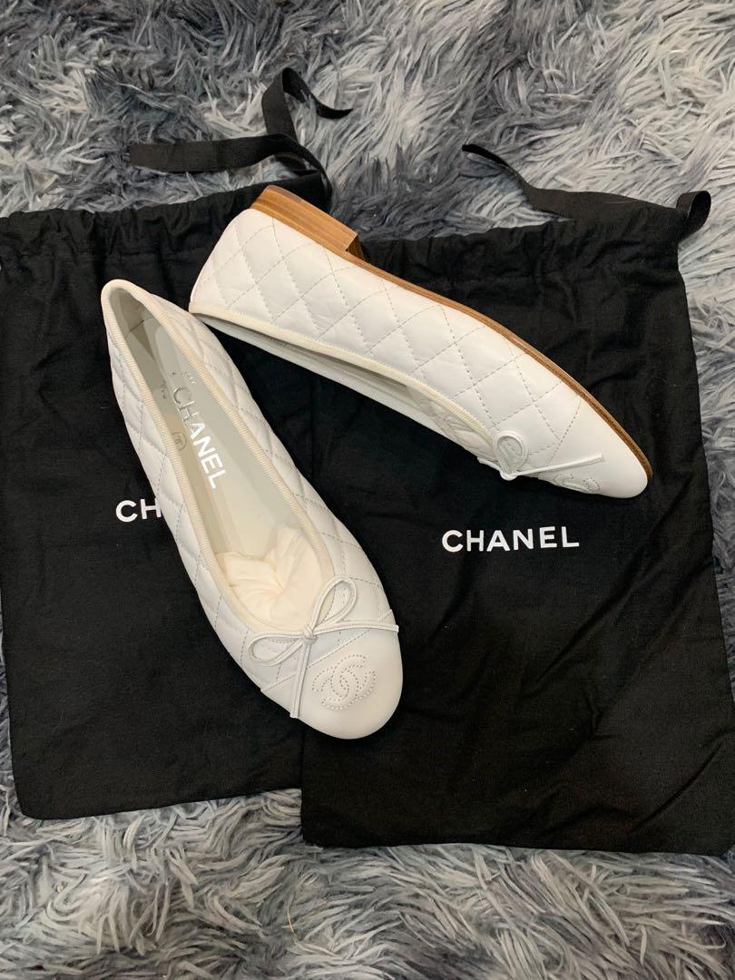 Chanel flats (Category: Sneakers & Footwear) located in Quezon City. Submitted by authenticpreloveeedph (Listing ID 1118123805, Image 2). Description: .