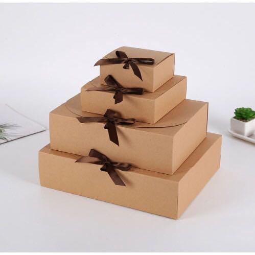 Clamshell Pastry Box packaging (Category: Storage Boxes & Baskets) located in Malabon City. Submitted by heyitskhen (Listing ID 1118015393, Image 2). Description: White, Brown, Black (black ribbon), Pink and Mint green Small 11x11x5cm -25 each Medium 17x-17x5cm-26 each Medium 1-24x24x6cm-33 each Large 27x20x8cm- 36 each XL- 31x26x8cm-45 each MoP: GCASH ONLY LOCATION: MALABON CITY FOR ORDERS 5pcs below additional 15 pesos for transaction fee. .