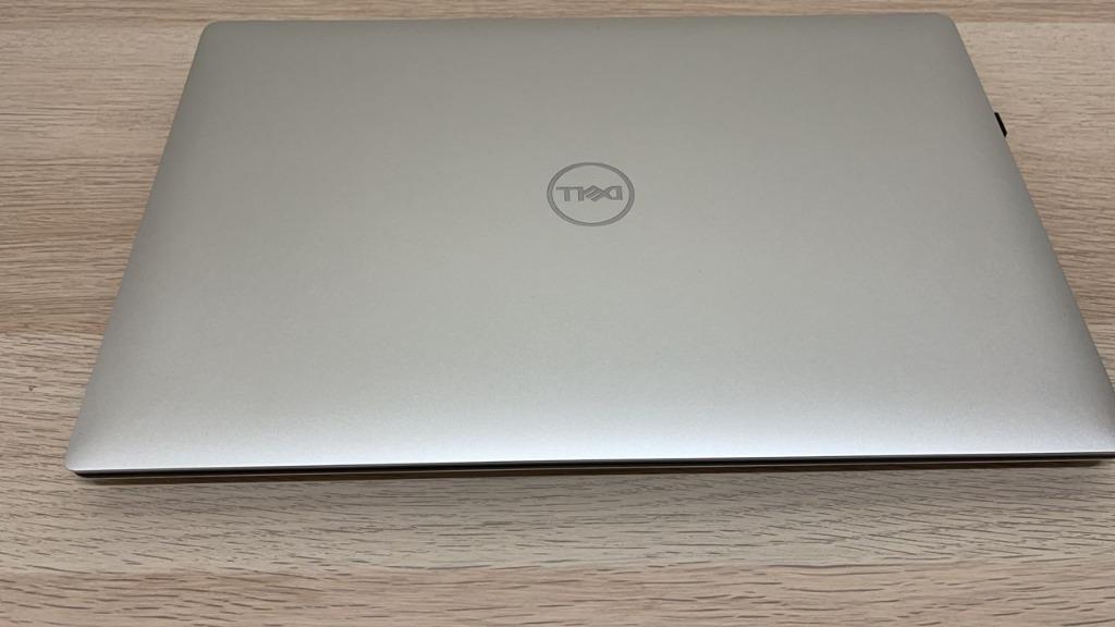 Dell XPS 15 7590 i7 9th Gen gtx1650 16gb 512gb ssd Computers