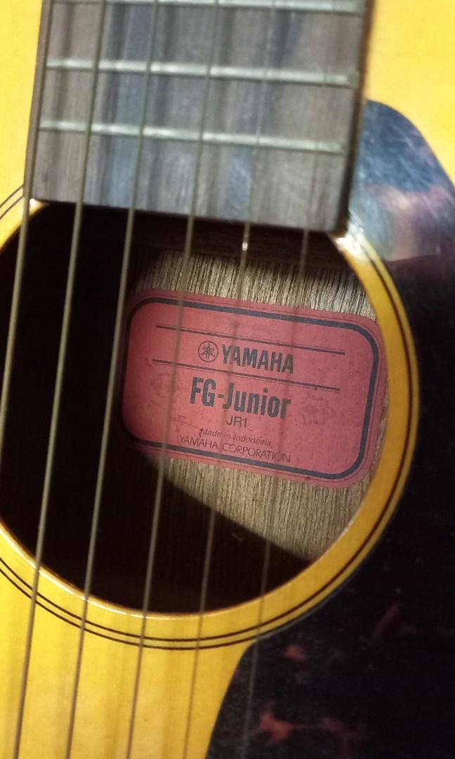 Gitar akustik YAMAHA FG-Junior JR1