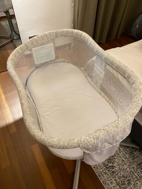 Halo BassiNest Swivel Sleeper with Brand New Mattress Pad, Babies