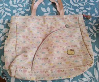 Hello Kitty Bag: (39 × 33 x 9) cm